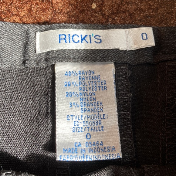 Pleated knee-length skirt - Picture 4 of 6